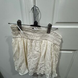 Elegant White Mini Skirt